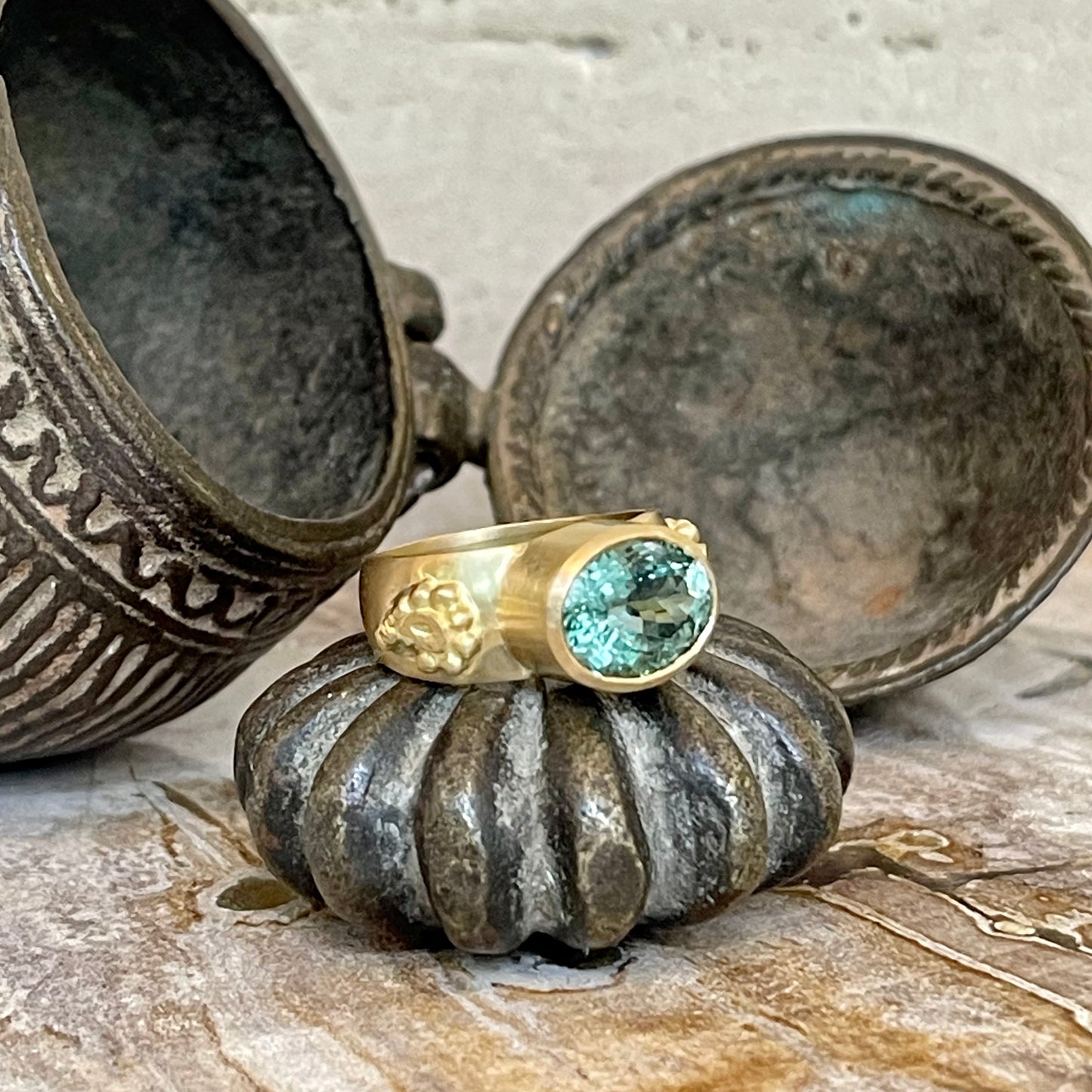 Aquamarine paisley ring