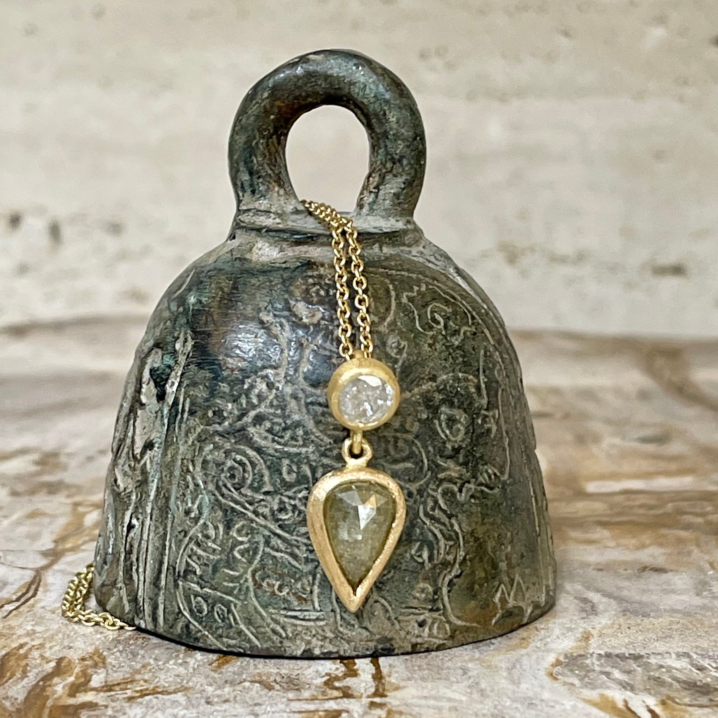 Pear diamond pendant necklace