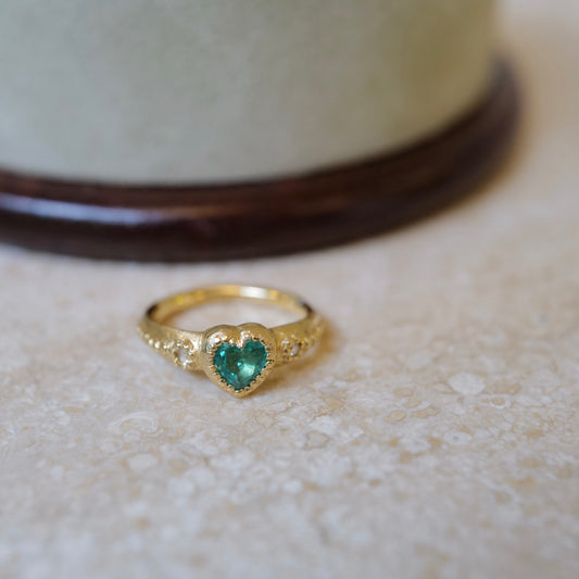 Heart emerald ring